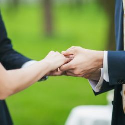 The Benefits of Choosing a Friend as Your Wedding Officiant