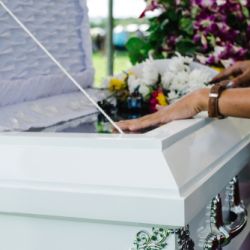 Advice To Make the Best Decisions While Planning a Funeral