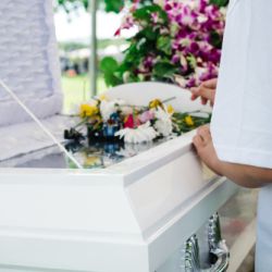 Important Considerations When Planning a Loved One's Funeral